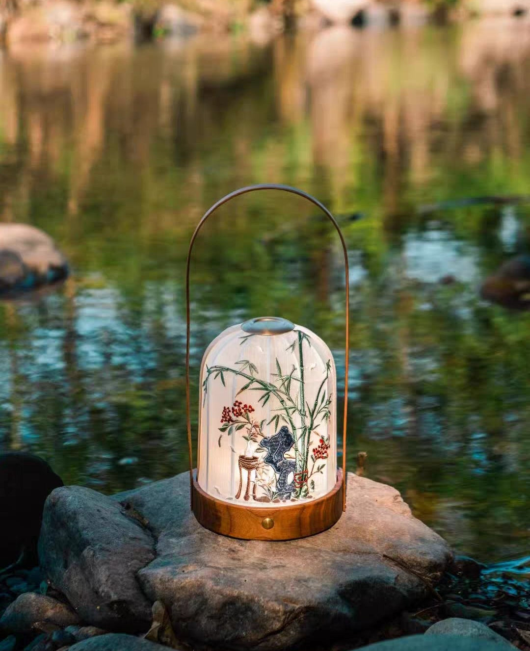 Song Dynasty Aesthetic Suzhou Embroidery Portable Lantern | Black Walnut Wood Base